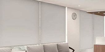 ライトグレー色ロールスクリーン