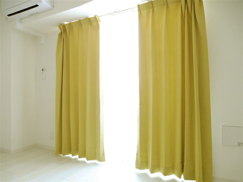 既製 カーテン レースセット　「ビビットY」　遮光　幅100cmｘ丈205cm(4枚入り)のイメージ画像01